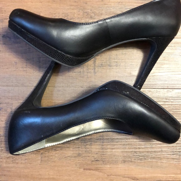 Shoes - Picture 3 of 3